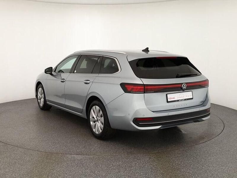 Gebraucht VW Passat 193 PS (141 kW) 2024 Silber Kombi