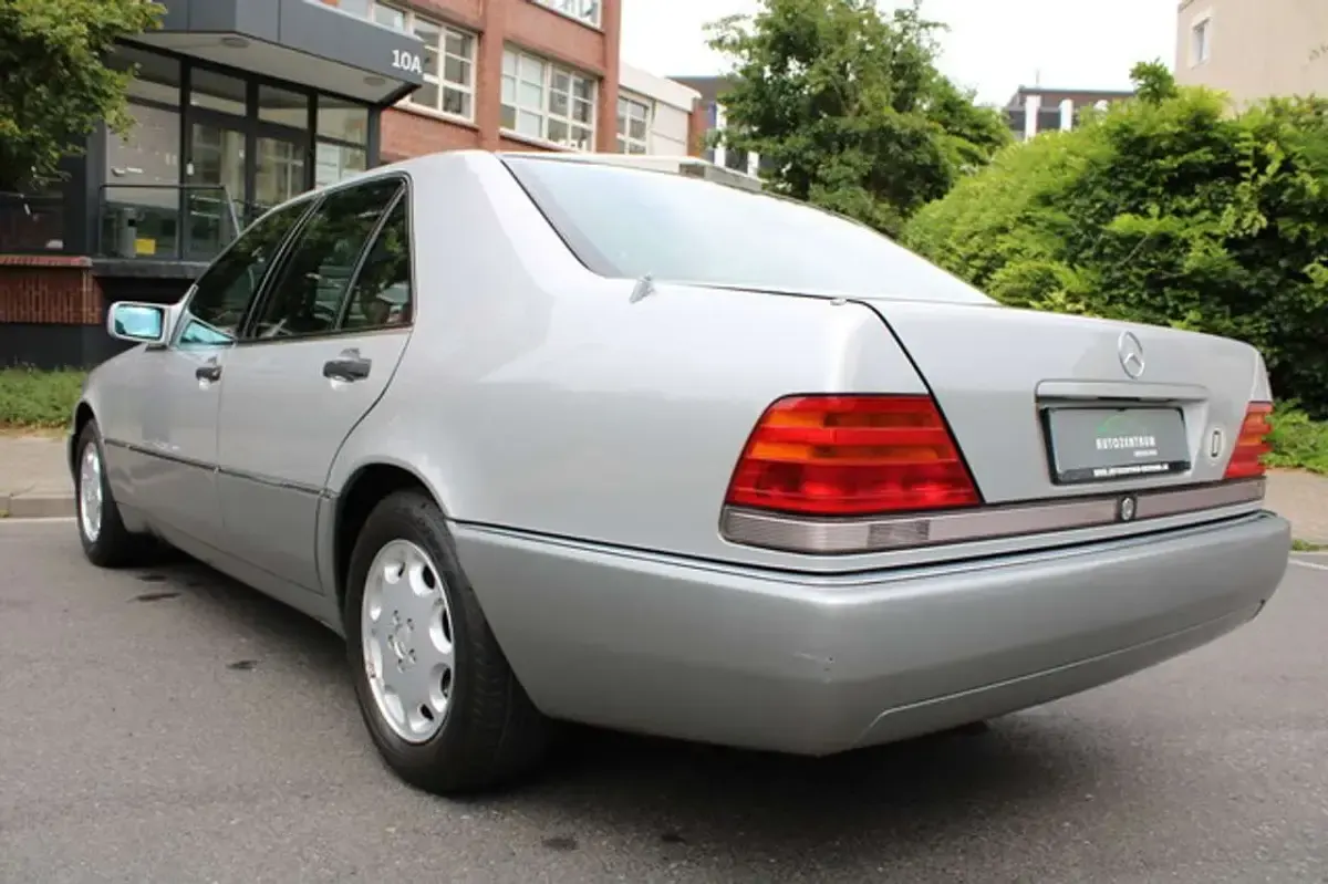 Gebraucht Mercedes S320 231 PS (169 kW) 1993 Silber Limousine