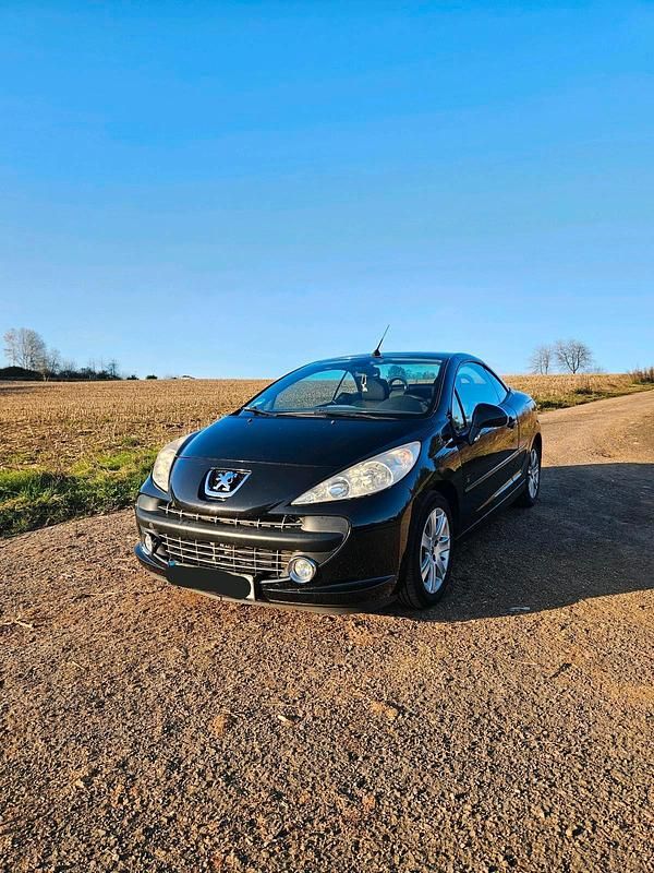 Schwarz Gebraucht 2009 Peugeot 207 Cabrio | 3.900 € (Fairer Preis) - Bild 1/4