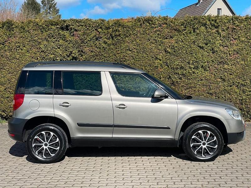 Gebraucht Skoda Yeti Plus Edition 122 PS (89 kW) 2011 Beige SUV