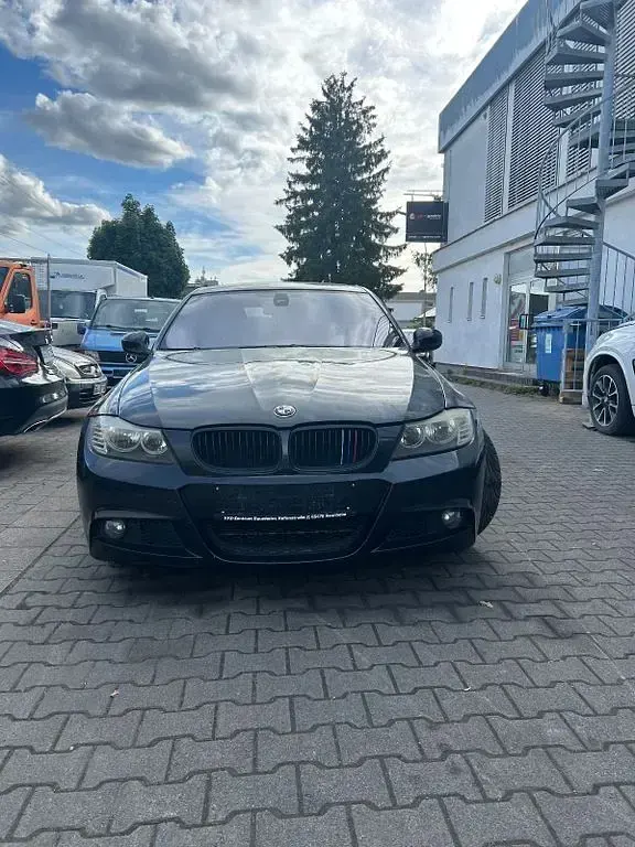 Używany BMW 320 170 KM (125 kW) 2008 Czarny Sedan/Limuzyna