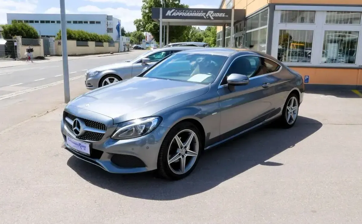 Gebraucht Mercedes C180 Edition 1 156 PS (114 kW) 2015 Grau Coupé
