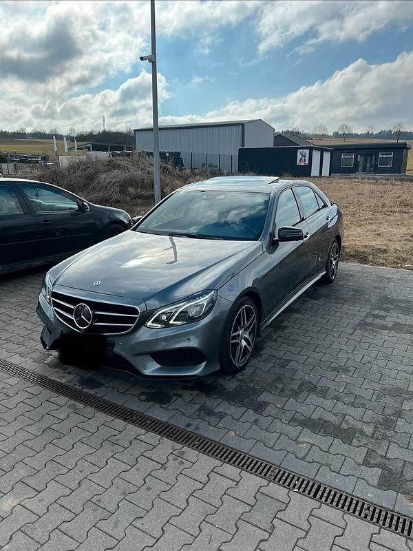Gebraucht Mercedes E250 204 PS (150 kW) 2016 Grau Limousine