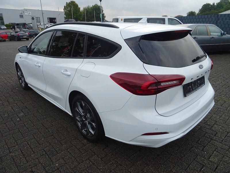 Gebraucht Ford Focus ST-Line 125 PS (91 kW) 2024 Weiß Kombi