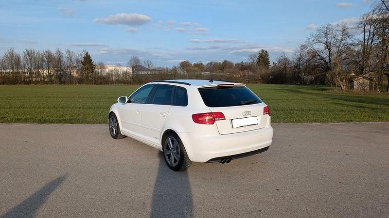 Gebraucht Audi A3 Ambition 125 PS (91 kW) 2010 Weiß Kleinwagen