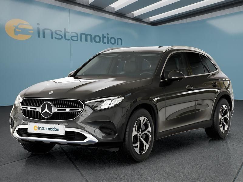 Grau Gebraucht 2023 Mercedes GLC300e SUV | 56.699 € (Fairer Preis) - Bild 1/4