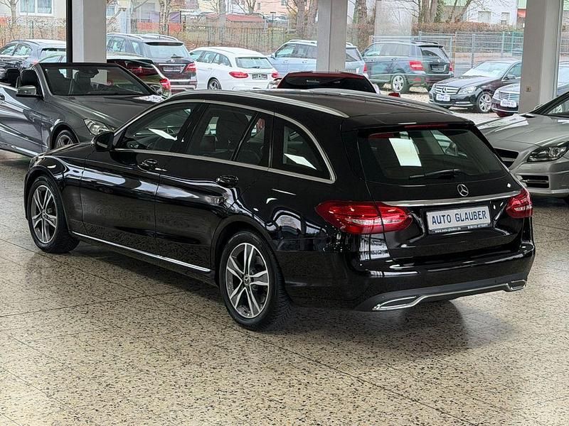 Gebraucht Mercedes C180 156 PS (114 kW) 2017 Schwarz Kombi