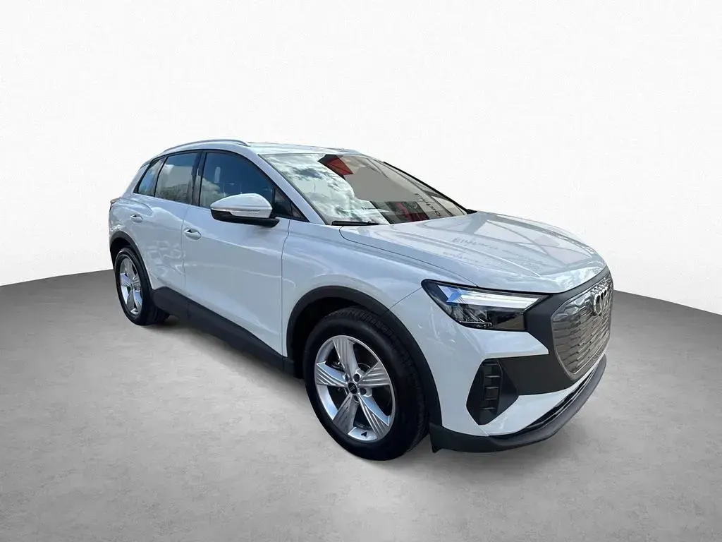 Second-hand Audi Q4 e-tron Comfort 125 kW (170 CP) 2023 Alb SUV