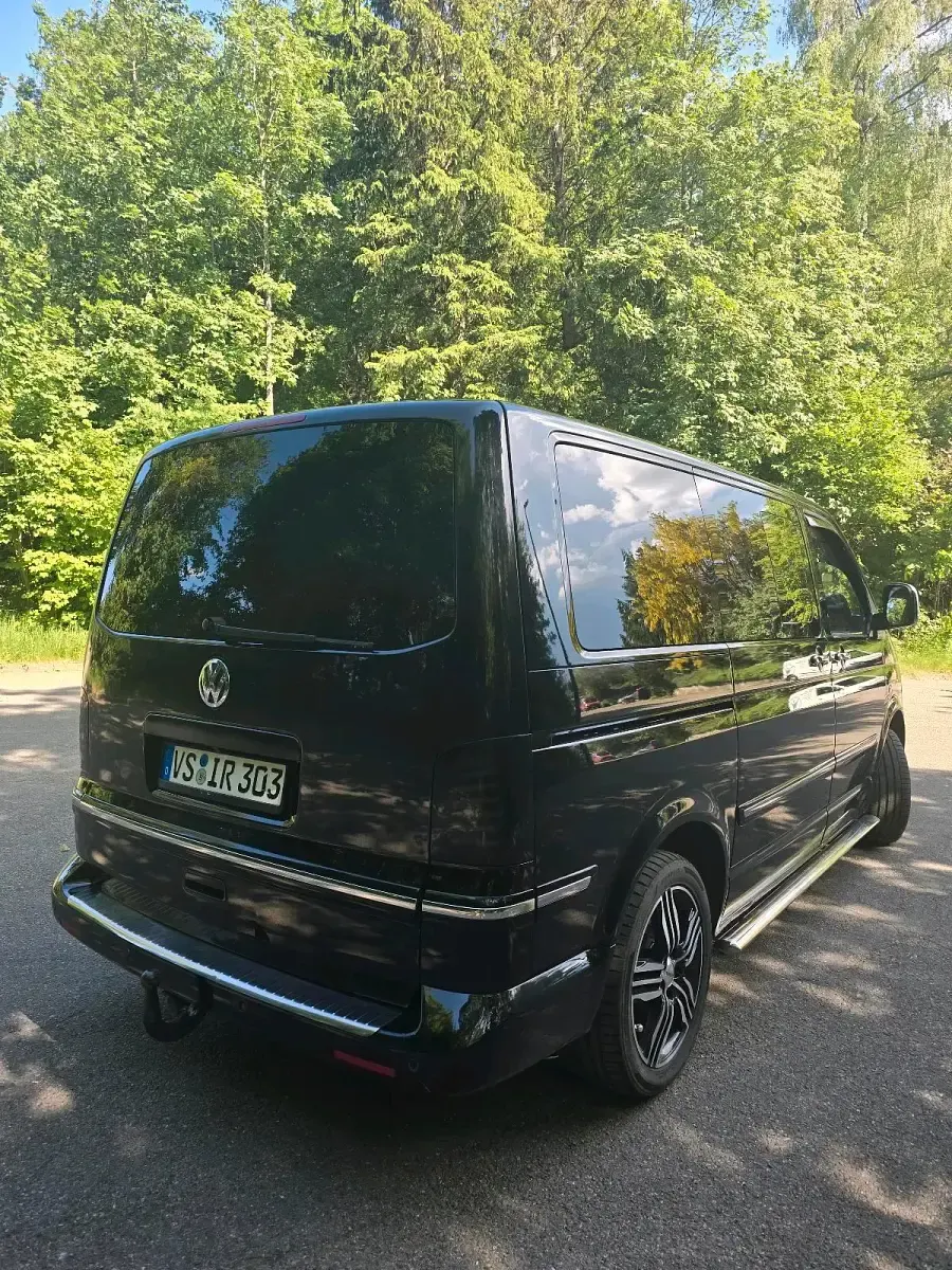 Gebraucht VW Multivan Highline 174 PS (127 kW) 2009 Schwarz Van / Kleinbus
