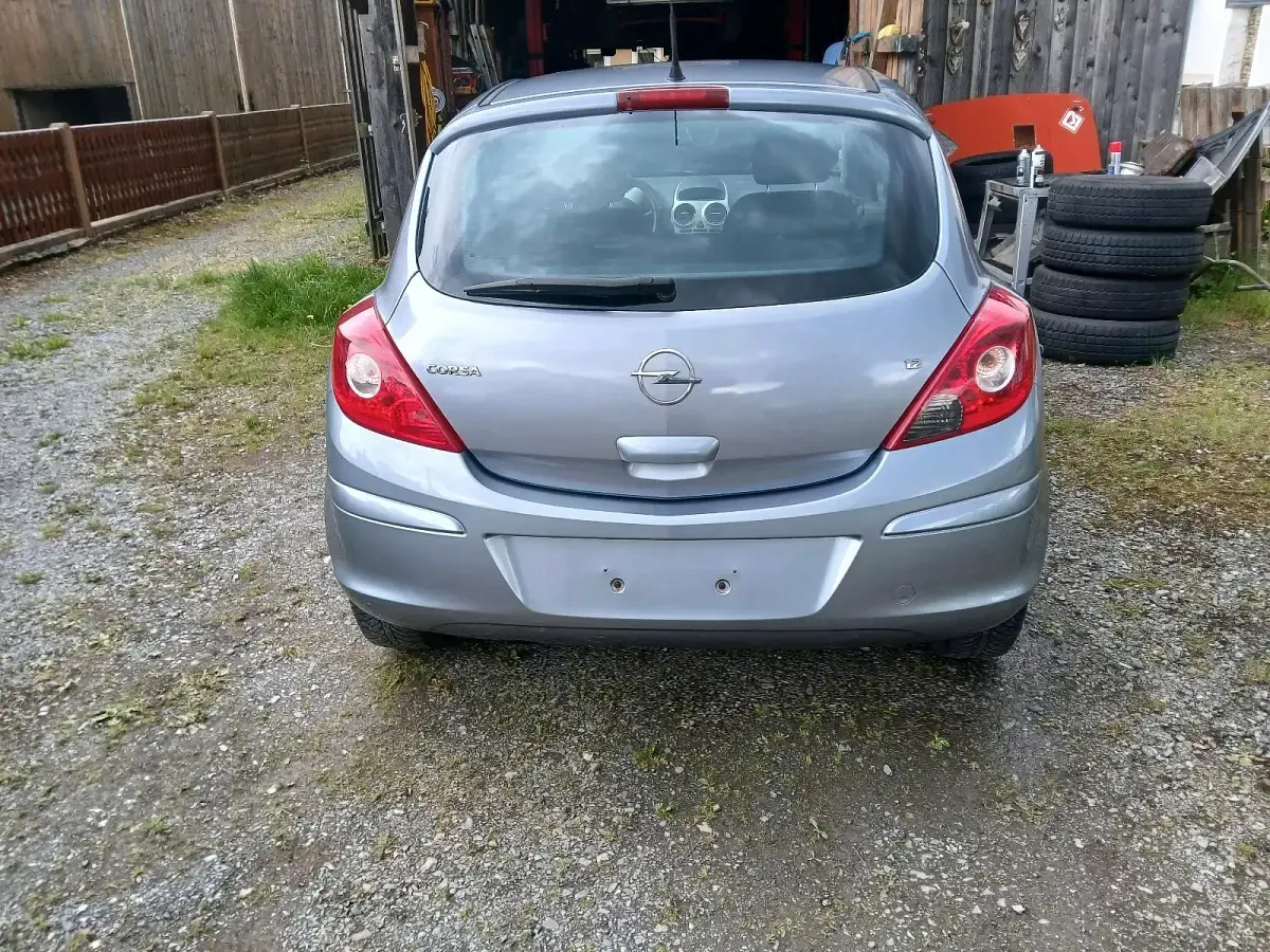 Gebraucht Opel Corsa 80 PS (58 kW) 2007 Grau Kleinwagen