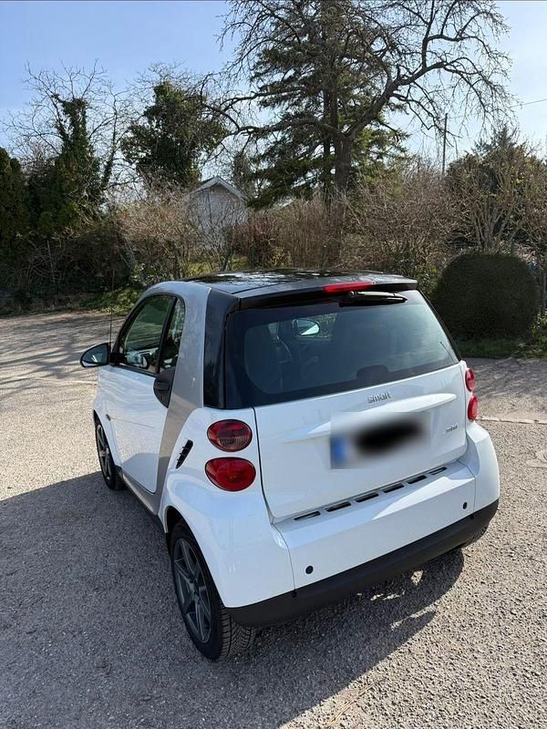 Gebraucht Smart ForTwo Cabrio 61 PS (44 kW) 2011 Weiß Cabrio