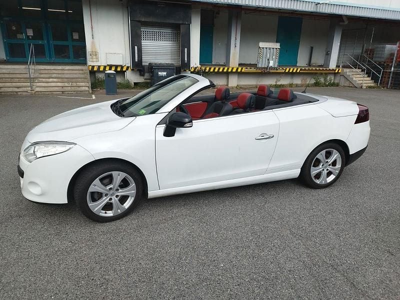 Gebraucht Renault Mégane Cabriolet Dynamique 140 PS (102 kW) 2011 Weiß Cabrio