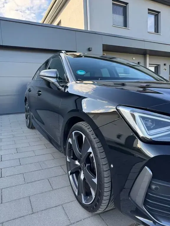 Używany Cupra Leon 245 KM (180 kW) 2020 Czarny Sedan/Limuzyna