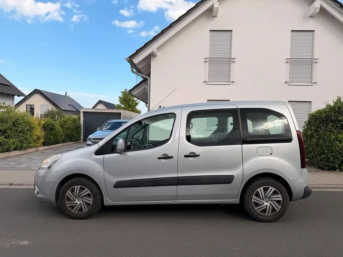 Gebraucht Citroën Berlingo 92 PS (67 kW) 2013 Silber Van / Kleinbus
