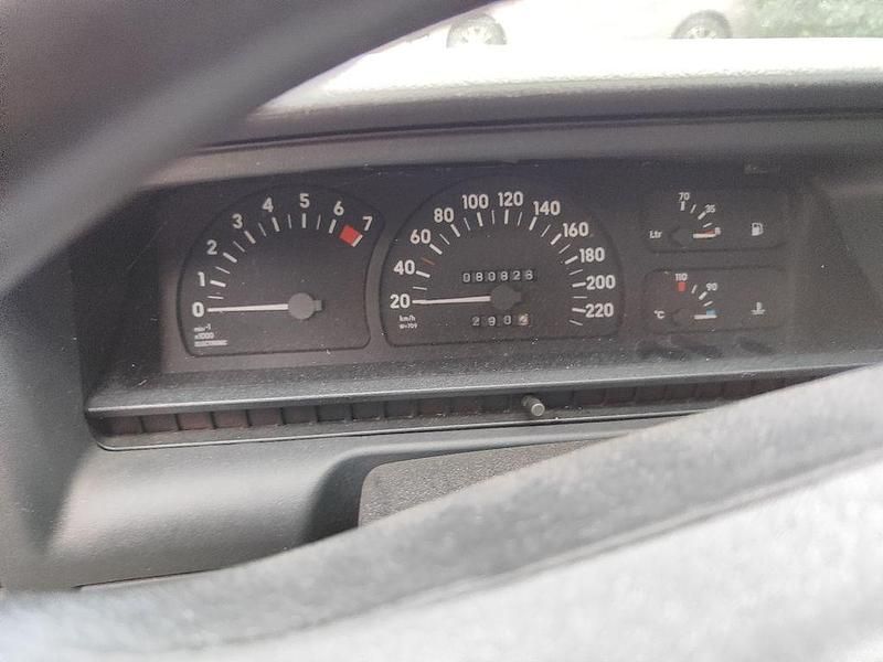 Second-hand Opel Omega 116 CP (85 kW) 1993 Roșu Break