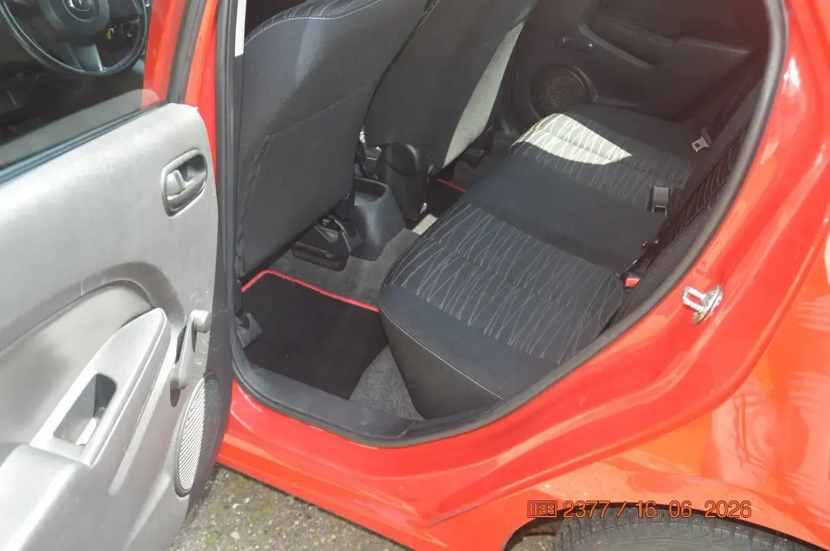 Gebraucht Mazda 2 75 PS (55 kW) 2008 Rot Kleinwagen