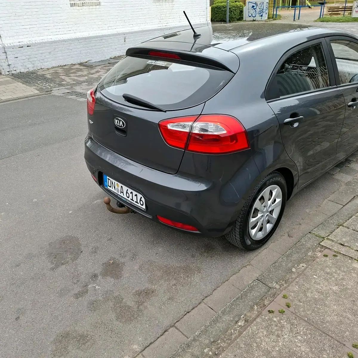 Używany Kia Rio 84 KM (61 kW) 2014 Szary Hatchback
