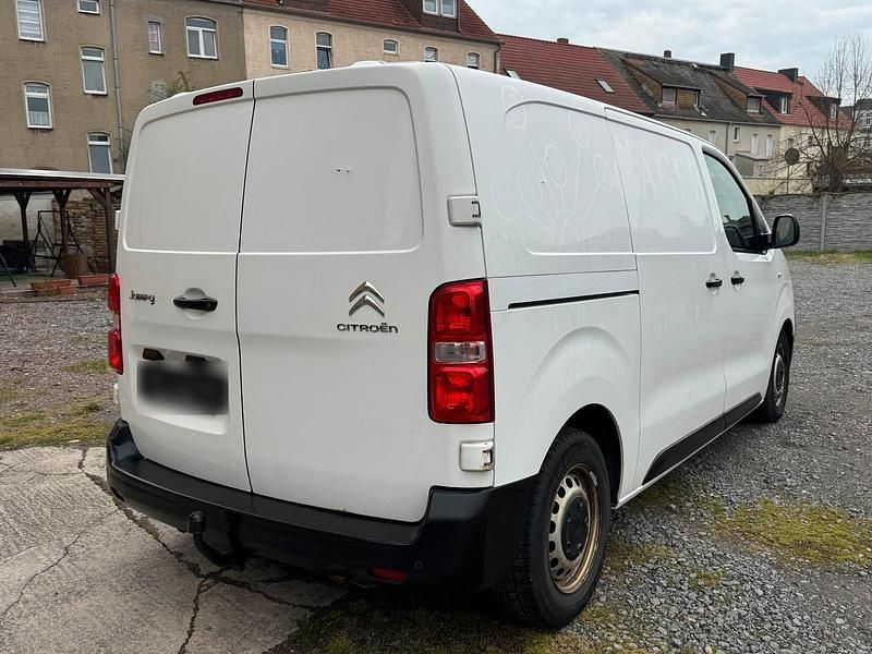 Second-hand Citroën Jumpy 115 CP (84 kW) 2018 Alb Monovolum