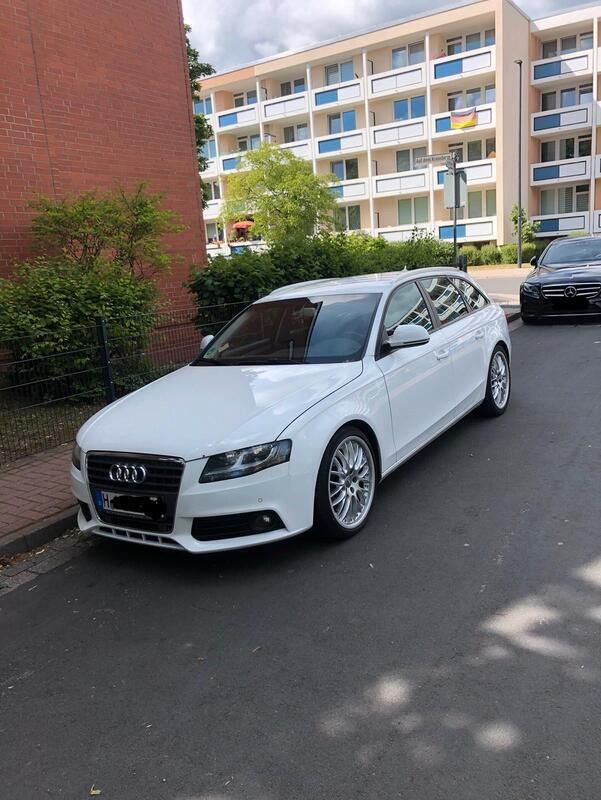 Weiß Gebraucht 2009 Audi A4 Kombi | 5.000 € (Teuer) - Bild 1/4