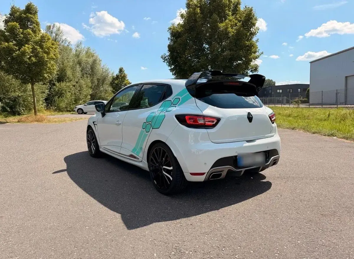 Gebraucht Renault Clio IV Trophy 220 PS (161 kW) 2016 Weiß Kleinwagen