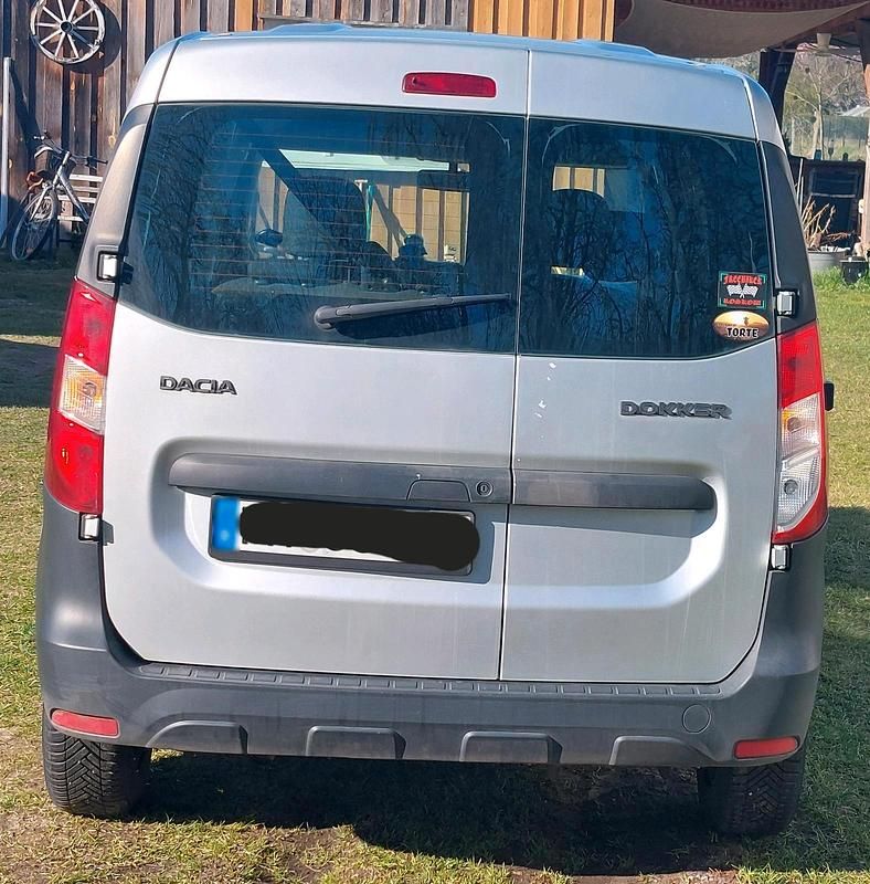Gebraucht Dacia Dokker 102 PS (75 kW) 2017 Silber Van / Kleinbus