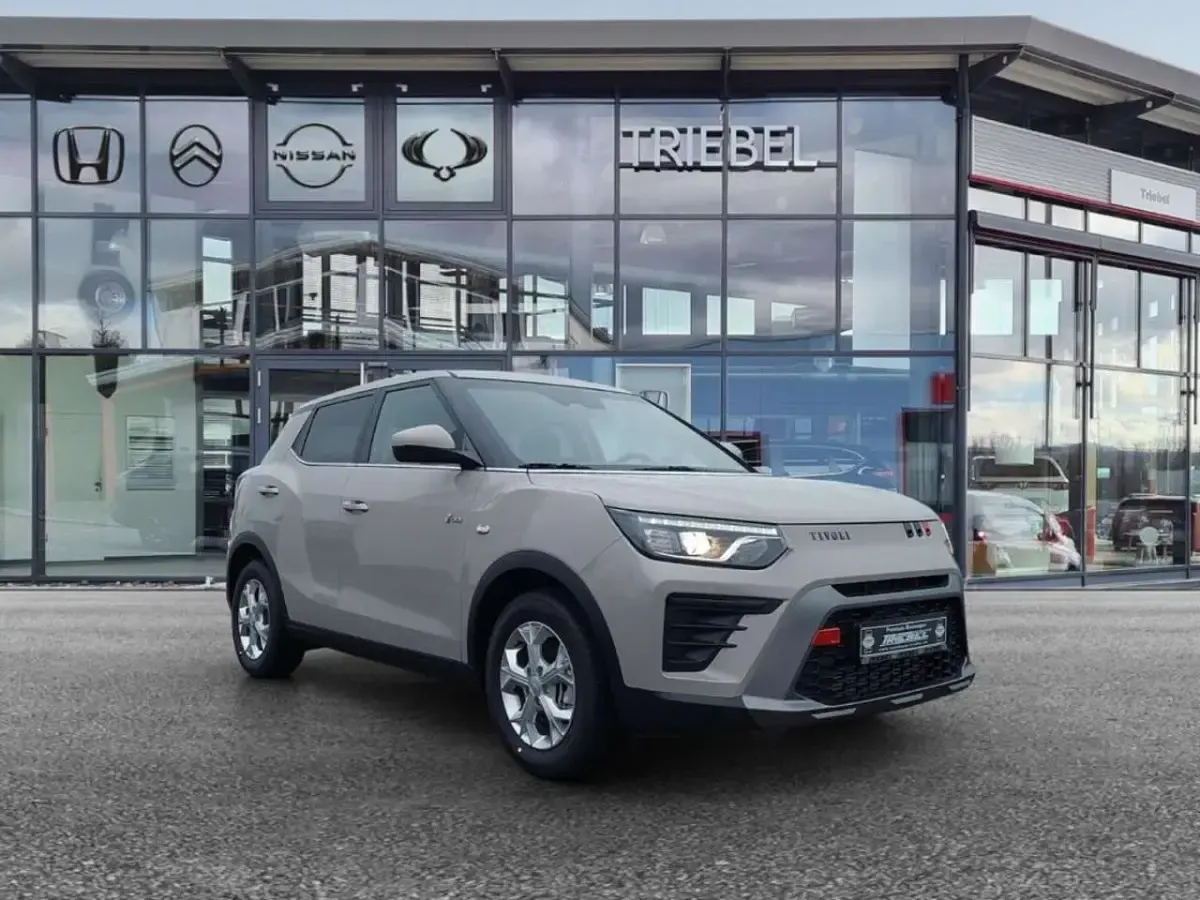 Neu KGM Tivoli 163 PS (119 kW) 2026 Beige SUV