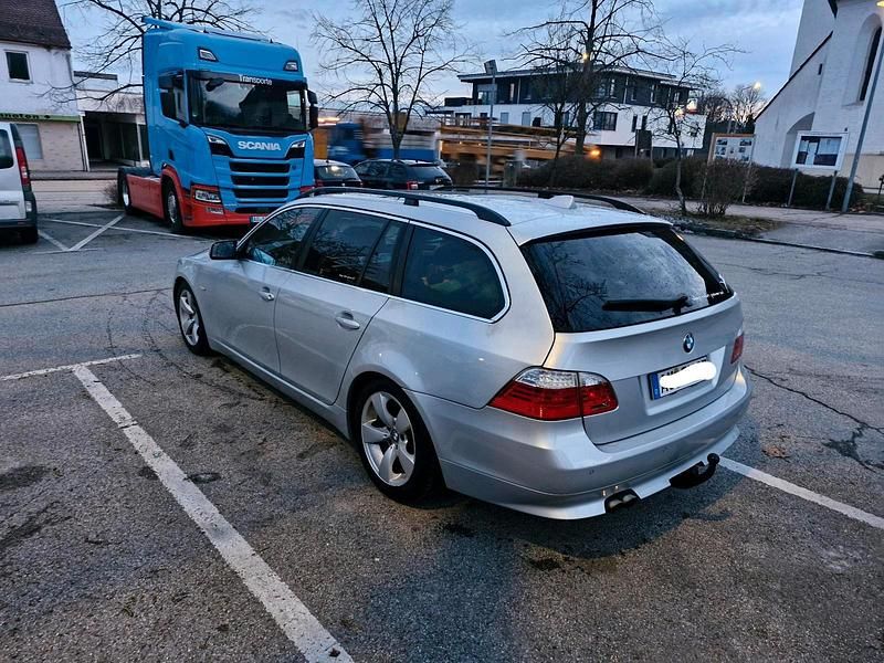 Gebraucht BMW 530 250 PS (183 kW) 2007 Silber Kombi