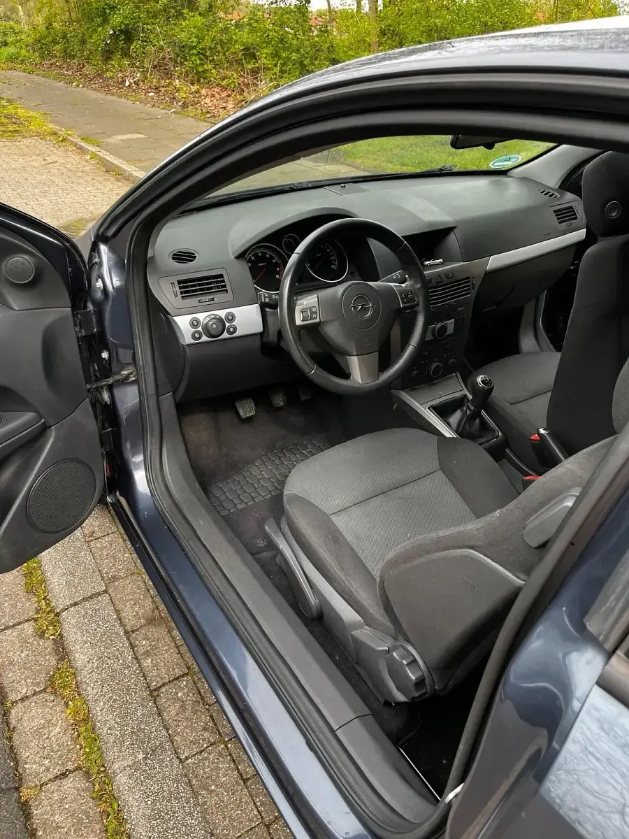 Gebraucht Opel Astra GTC 105 PS (77 kW) 2006 Blau Coupé
