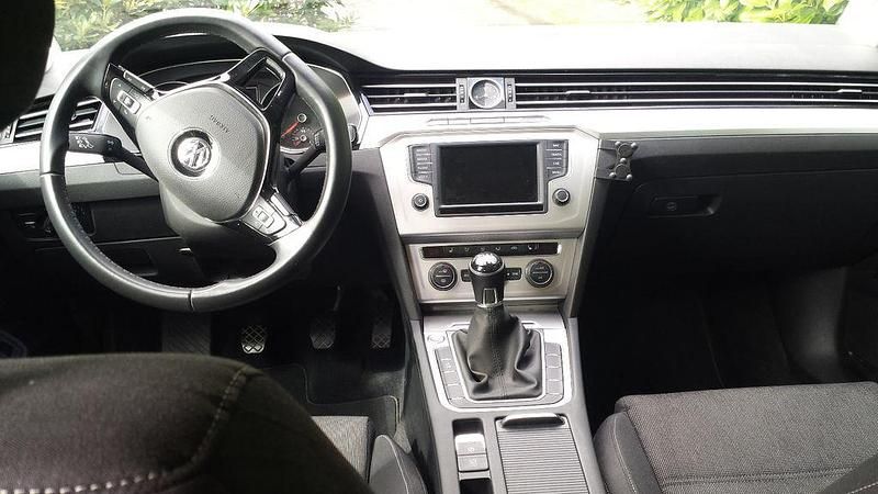 Gebraucht VW Passat 120 PS (88 kW) 2015 Silber Kombi