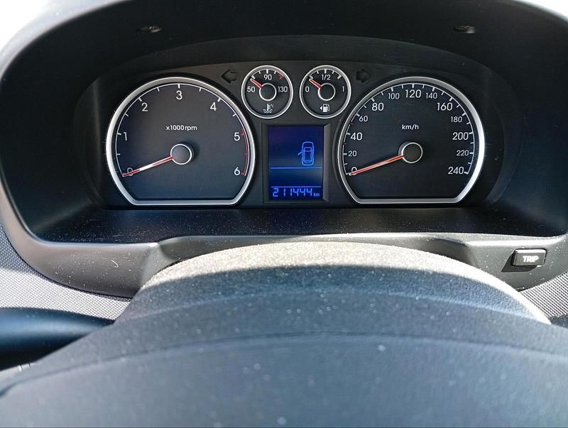 Gebraucht Hyundai i30 116 PS (85 kW) 2011 Weiß Kombi