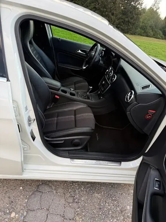 Gebraucht Mercedes A200 136 PS (100 kW) 2018 Weiß Limousine