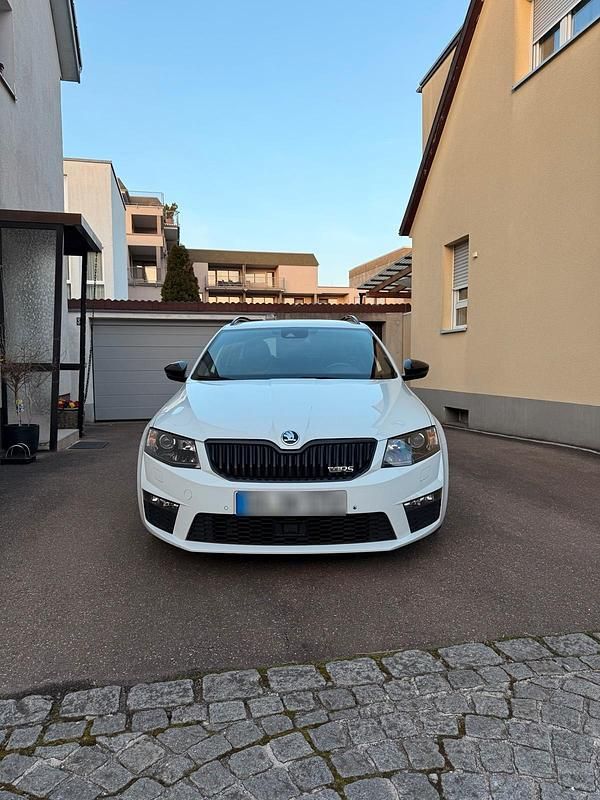 Gebraucht Skoda Octavia RS 184 PS (135 kW) 2016 Weiß Kleinwagen