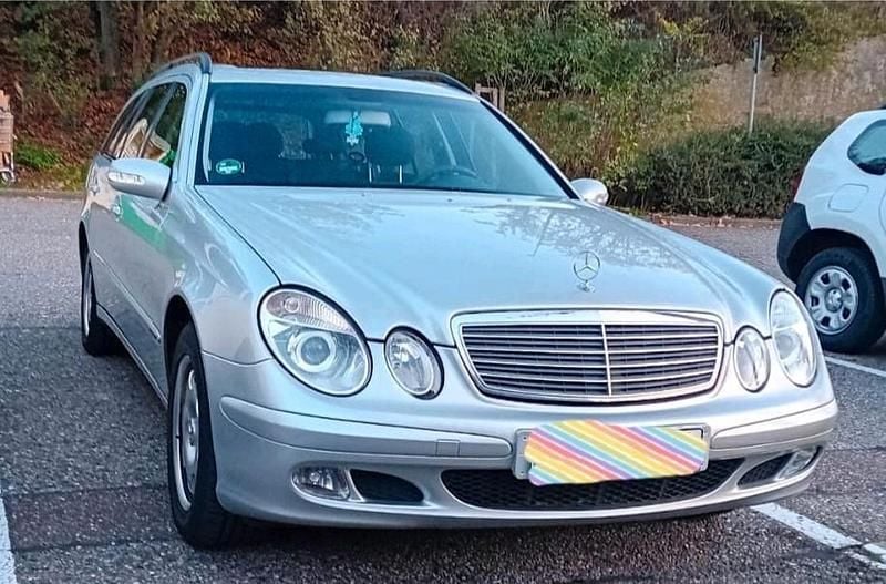 Silber Gebraucht 2003 Mercedes E200 Kombi | 2.700 € (Teuer) - Bild 1/4