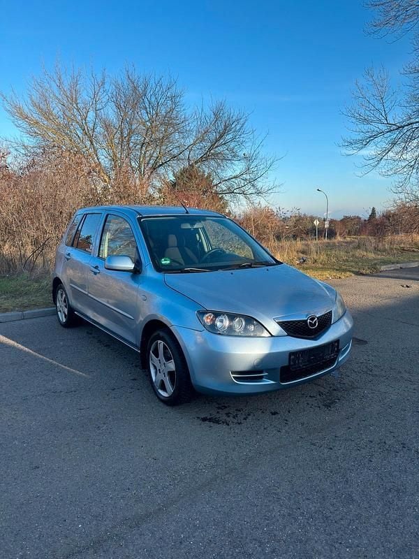 Blau Gebraucht 2006 Mazda 2 Kleinwagen | 650 € (Superpreis) - Bild 1/4