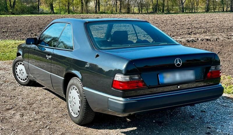 Second-hand Mercedes E320 1993 Negru Coupe