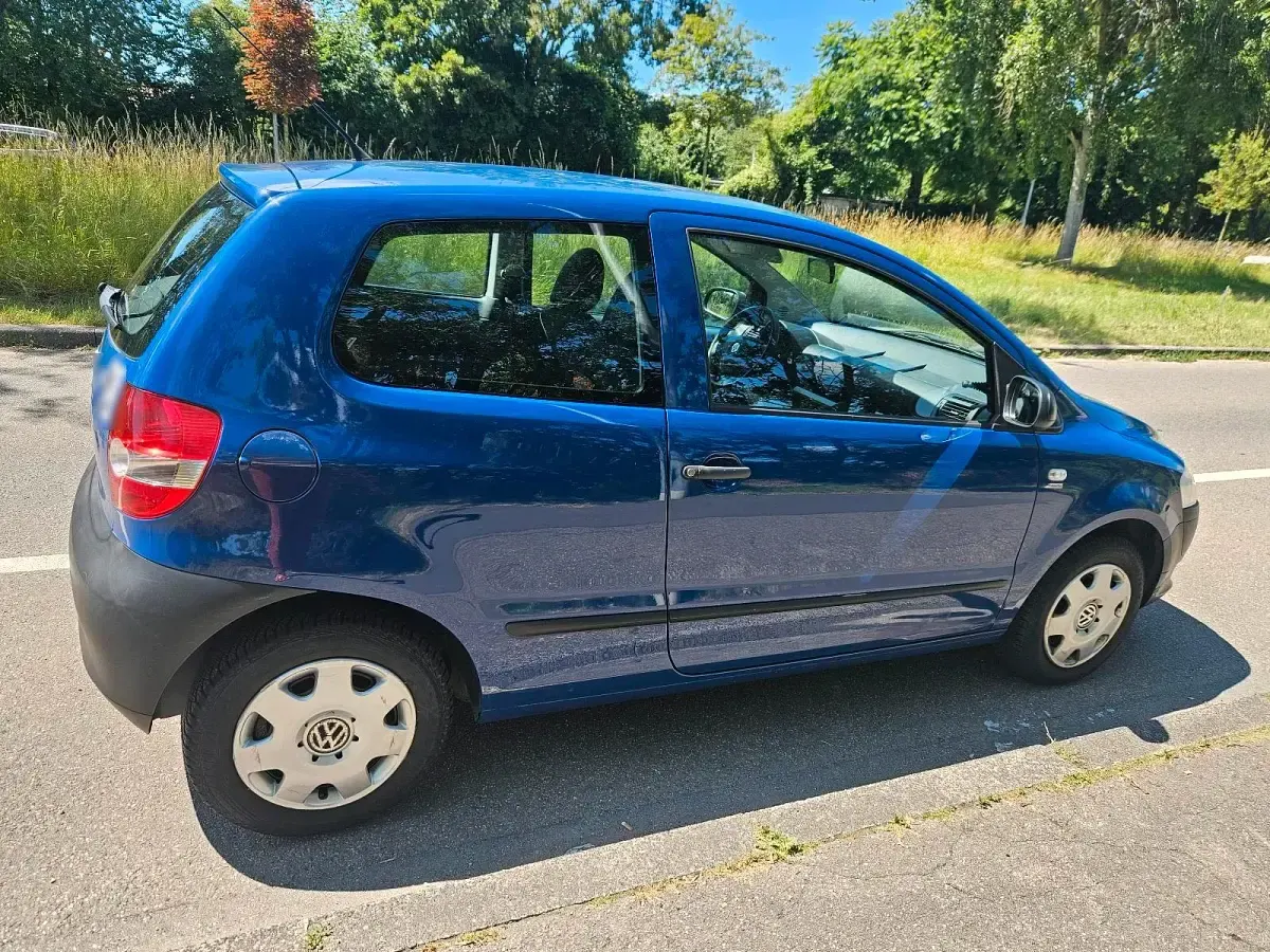 Gebraucht VW Fox 60 PS (44 kW) 2011 Blau Kleinwagen