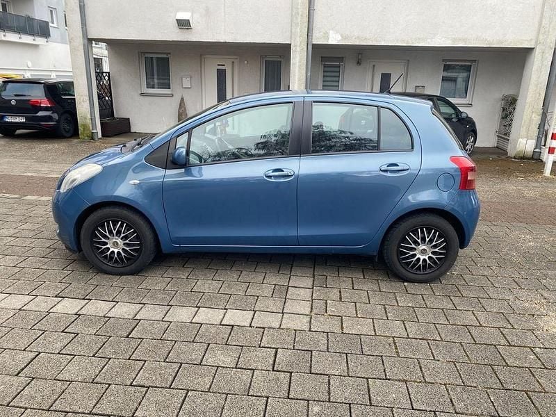 Gebraucht Toyota Yaris Executive 87 PS (63 kW) 2006 Blau Limousine