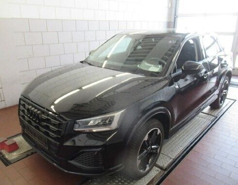 Mythosschwarz metallic Gebraucht 2022 Audi Q2 Advanced SUV | 24.430 € (Etwas zu teuer) - Bild 1/2