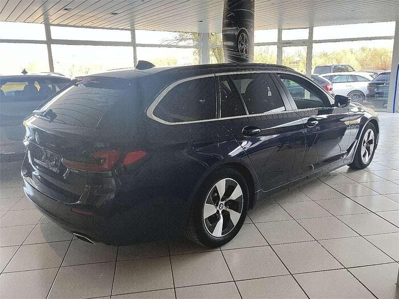 Gebraucht BMW 520 Performance 190 PS (139 kW) 2022 Blau Limousine