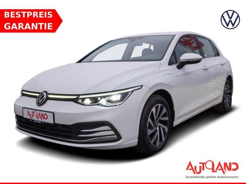 Gebraucht VW Golf VIII 204 PS (150 kW) 2022 Weiß Limousine