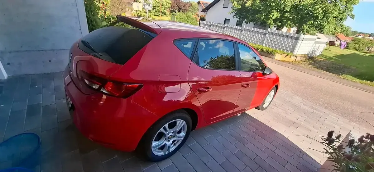 Gebraucht Seat Leon Reference 105 PS (77 kW) 2014 Rot Limousine