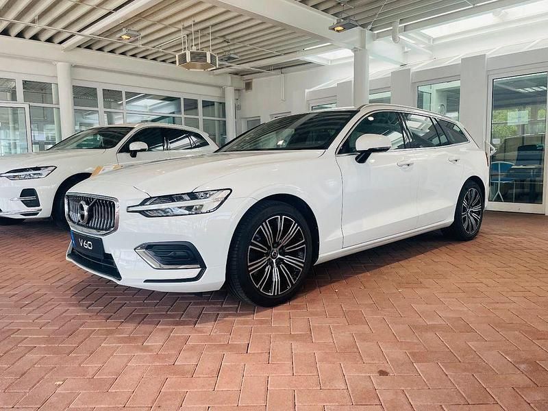 Weiß Gebraucht 2019 Volvo V60 Inscription Kombi | 27.950 € (Fairer Preis) - Bild 1/4