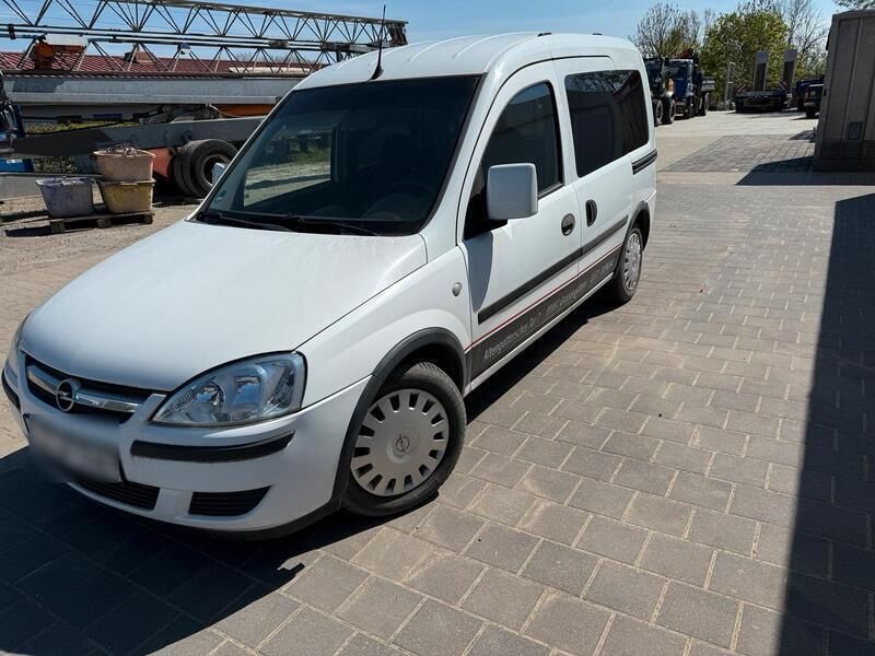 Weiß Gebraucht 2010 Opel Combo Van / Kleinbus | 4.500 € - Bild 1/3