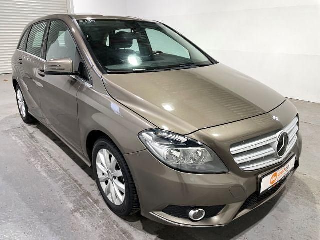 Gebraucht Mercedes B180 122 PS (89 kW) 2013 Grau Van / Kleinbus
