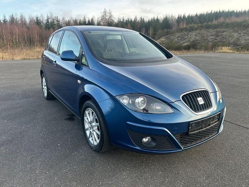 Gebraucht Seat Altea 4You 105 PS (77 kW) 2014 Blau Van / Kleinbus