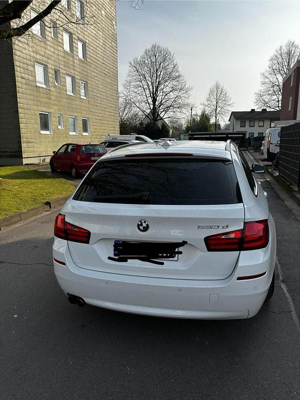 Gebraucht BMW 530 258 PS (189 kW) 2013 Weiß Kombi