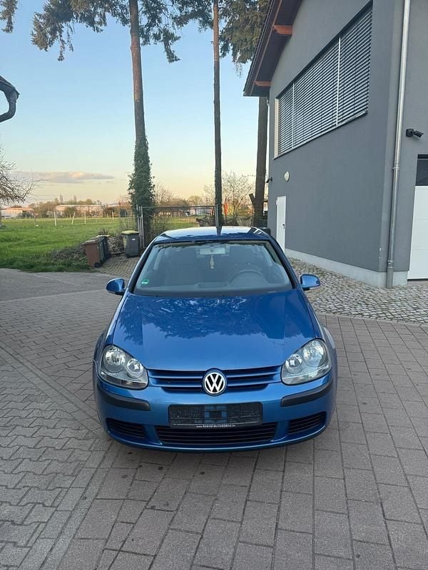 Gebraucht VW Golf V 102 PS (75 kW) 2004 Blau Kleinwagen