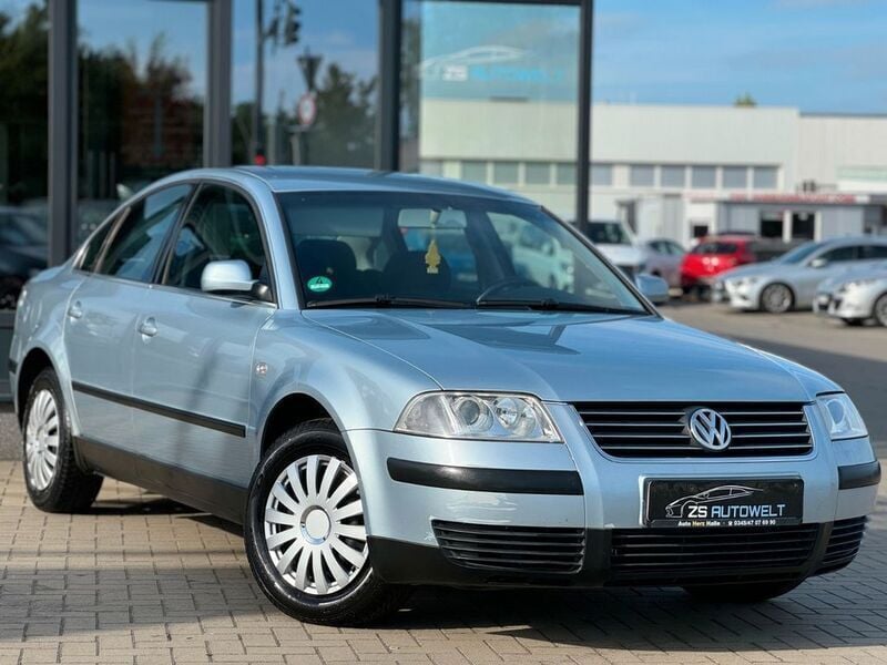 Blau Gebraucht 2001 VW Passat Trendline Limousine | 1.490 € (Guter Preis) - Bild 1/4