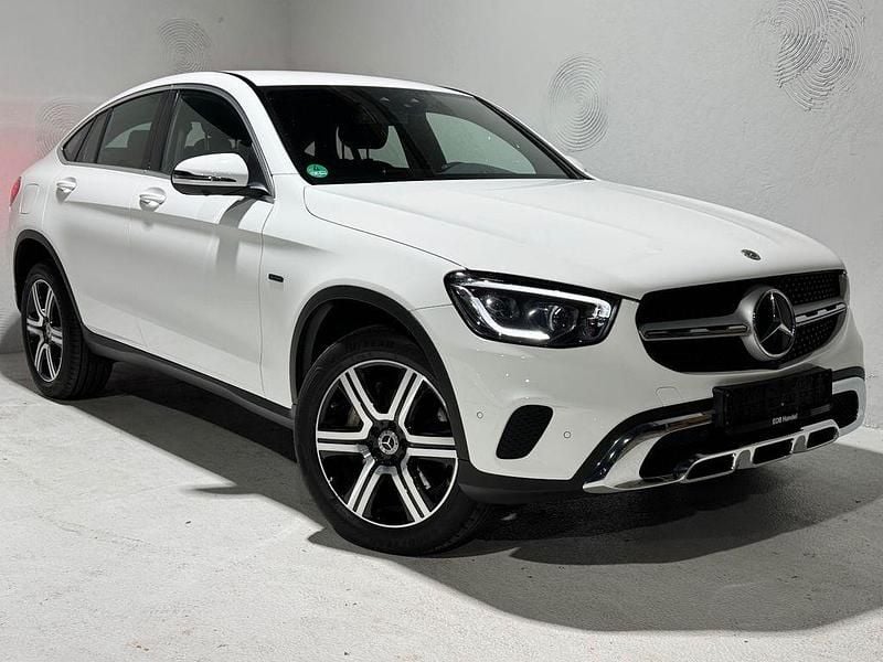 Weiß Gebraucht 2021 Mercedes GLC300e Coupé | 32.500 € (Guter Preis) - Bild 1/4