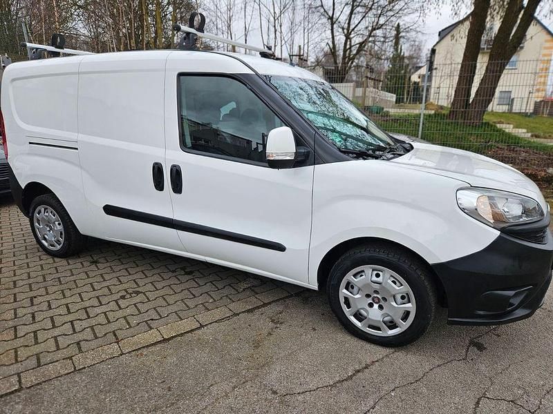Gebraucht Fiat Doblò 95 PS (69 kW) 2016 Colore esterno (weiß) Van / Kleinbus